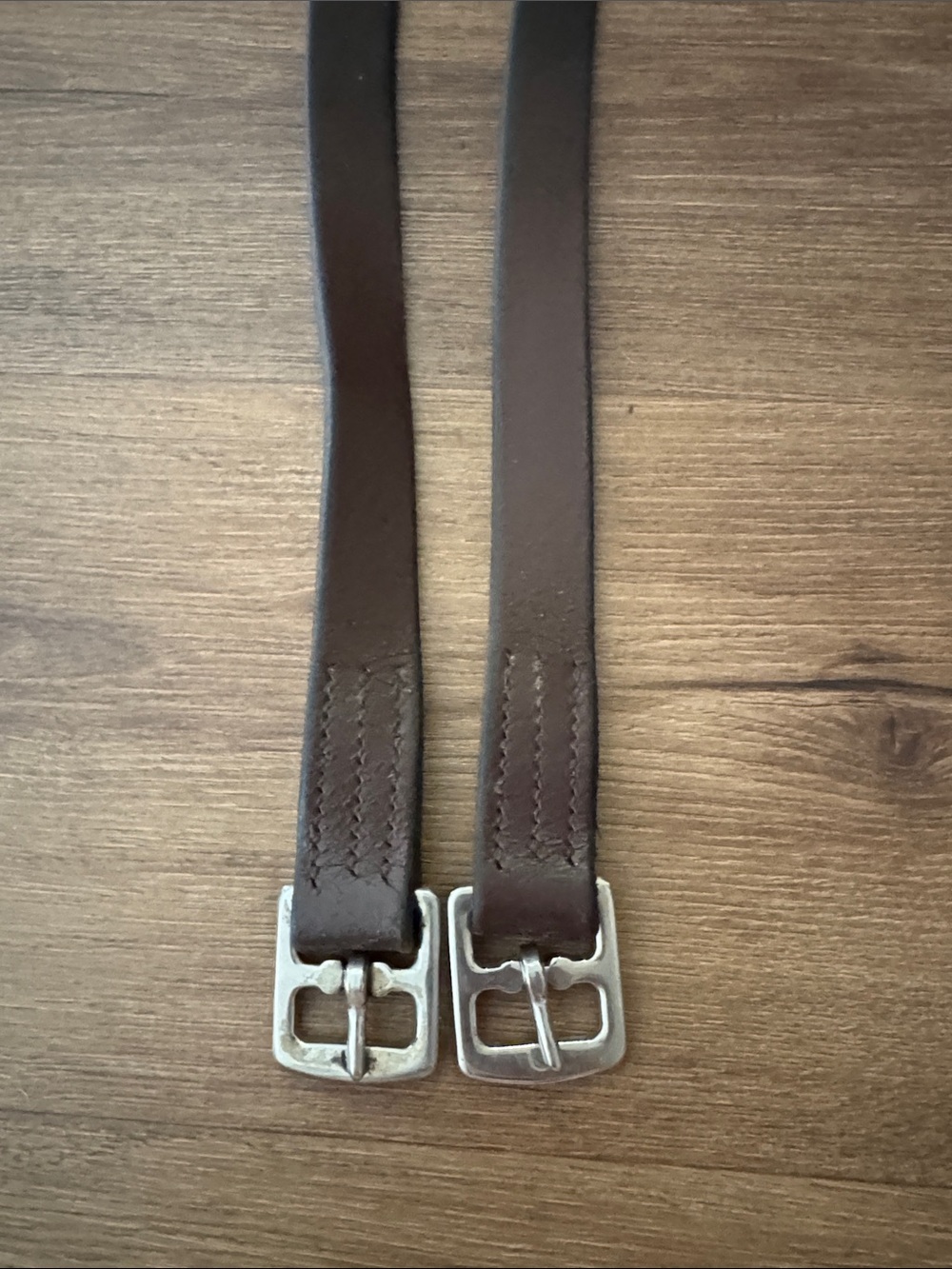 🐴 58" Brown stirrup leathers 🐴 - Picture 4 of 5